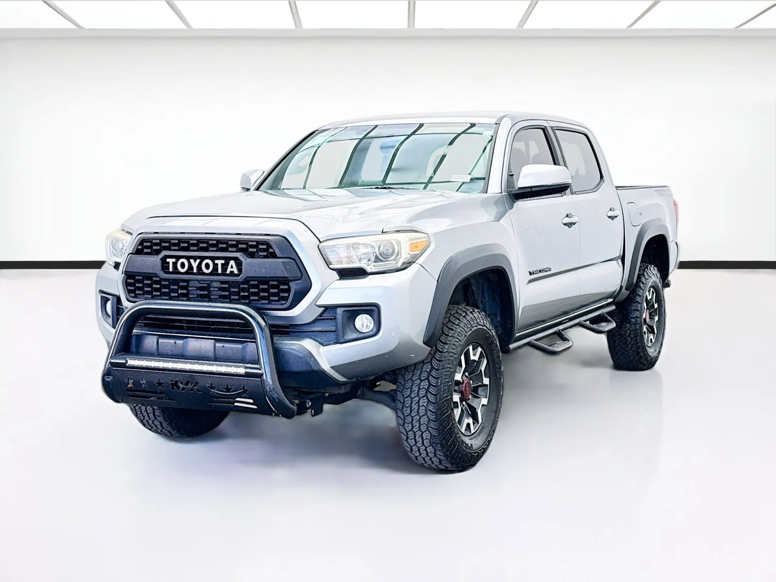 Gray 2016 Toyota Tacoma for sale in Bellflower, CA