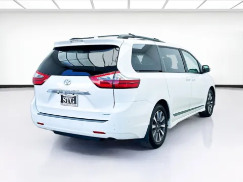 More photos of 2020 Toyota Sienna Limited at STG Bellflower, CA