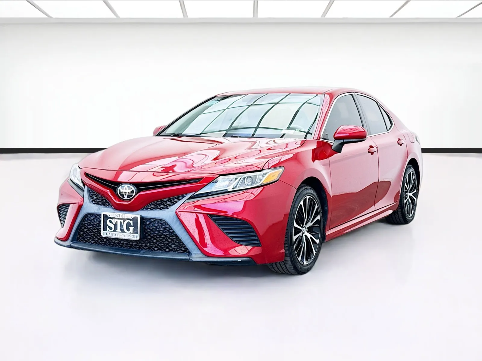 Red 2019 Toyota Camry SE for sale in Bellflower, CA