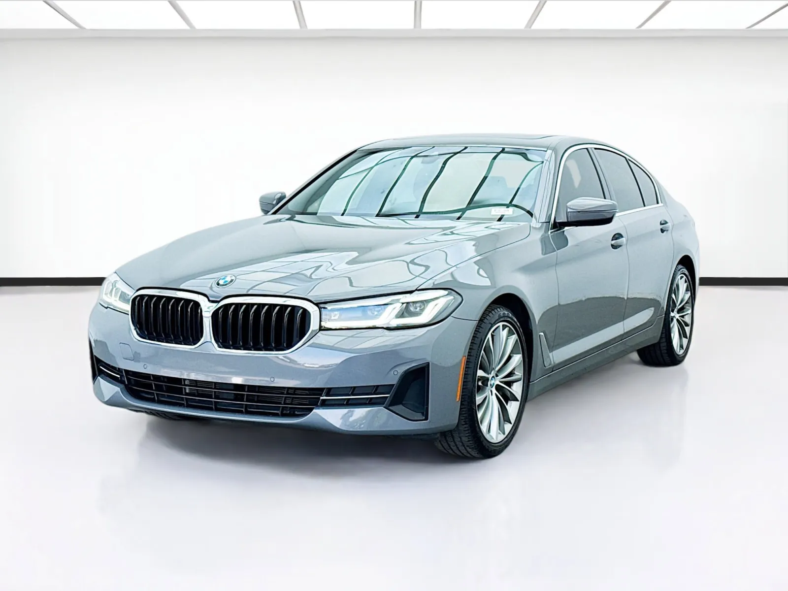 Gray 2021 BMW 5 Series 530i for sale in Bellflower, CA