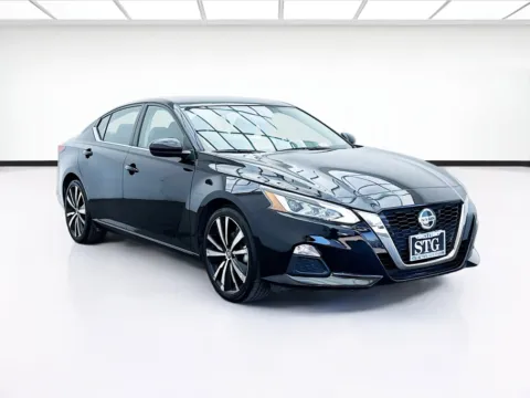 Another view of 2022 Nissan Altima 2.5 SR for sale in Bellflower, CA at STG Bellflower