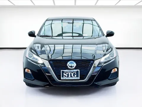 Photos of 2022 Nissan Altima 2.5 SR for sale in Bellflower, CA at STG Bellflower