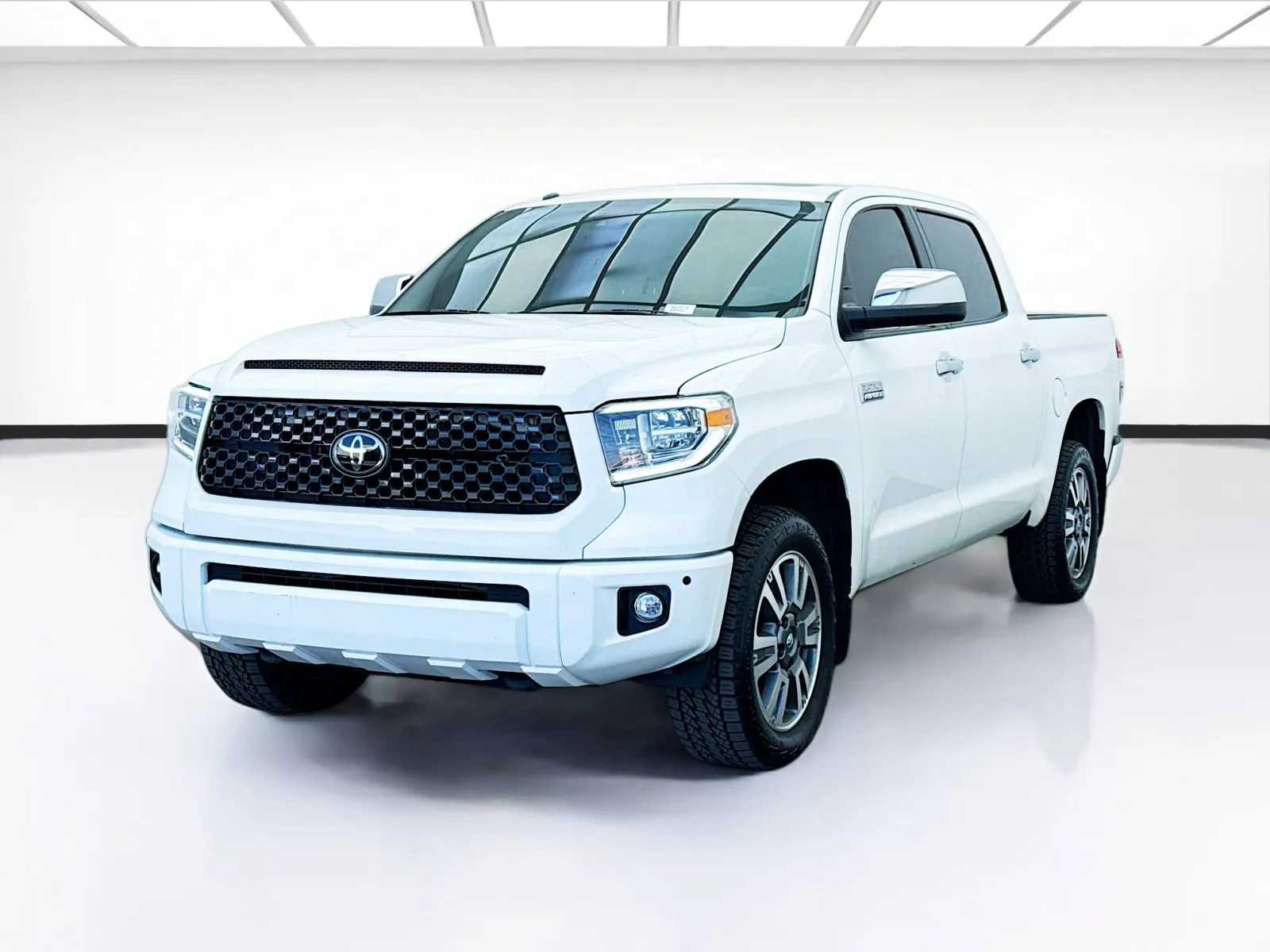 White 2019 Toyota Tundra Platinum CREWMAX for sale in Bellflower, CA