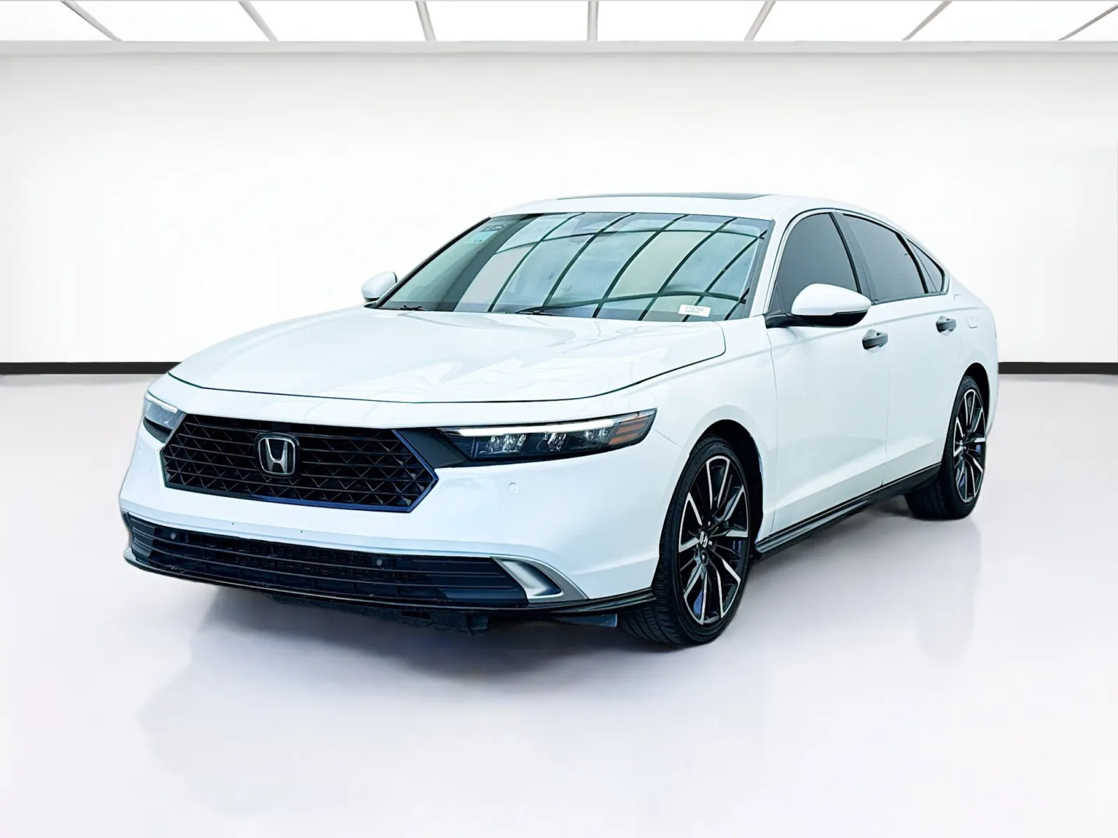 White 2024 Honda Accord Hybrid Touring for sale in Bellflower, CA