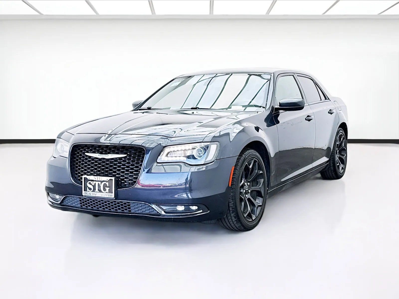 Blue 2019 Chrysler 300 S for sale in Bellflower, CA