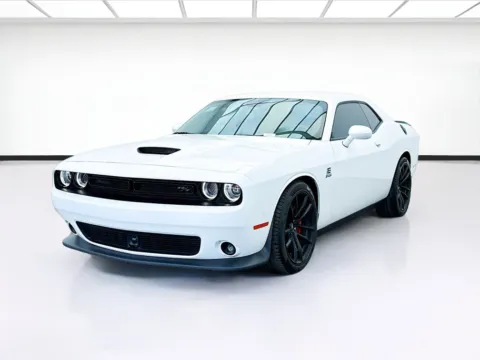 White 2023 Dodge Challenger R/T for sale in Bellflower, CA