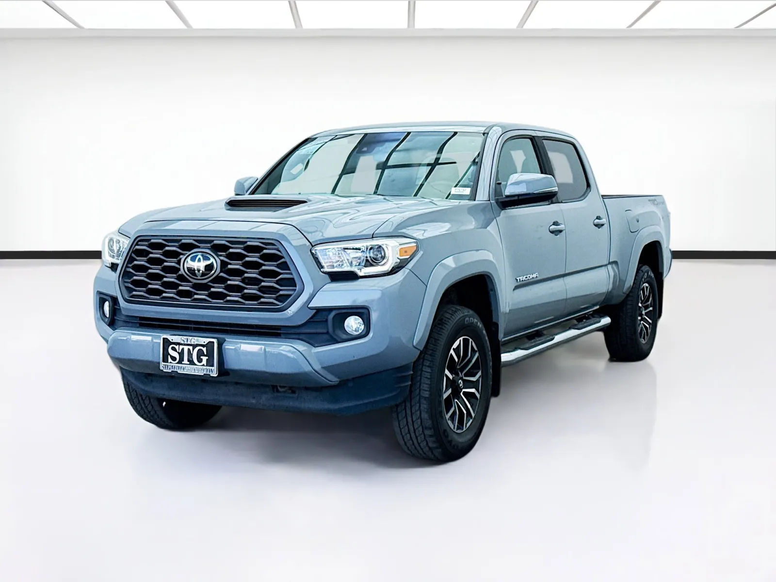 Gray 2020 Toyota Tacoma TRD Sport V6 for sale in Bellflower, CA
