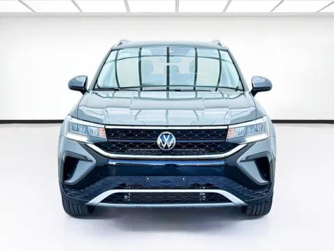 Photos of 2024 Volkswagen Taos 1.5T SE for sale in Bellflower, CA at STG Bellflower