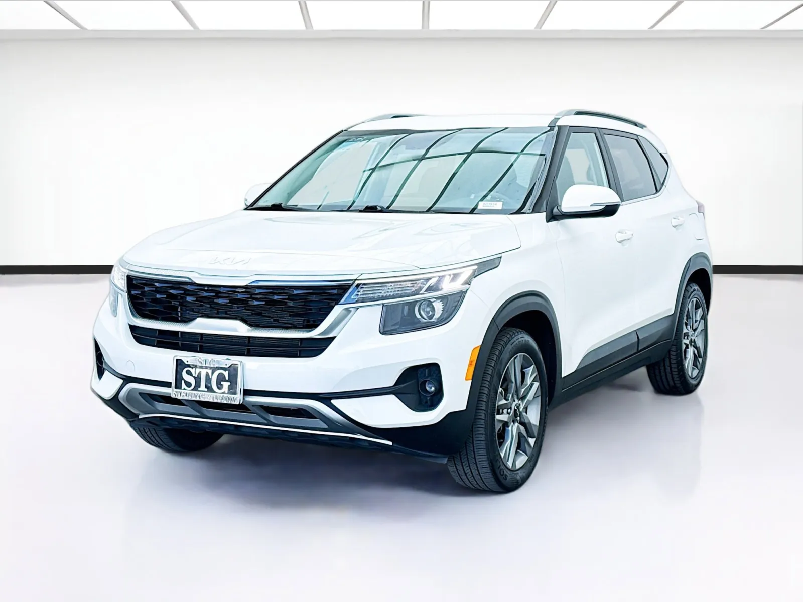 White 2023 Kia Seltos S for sale in Bellflower, CA