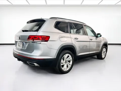 More photos of 2021 Volkswagen Atlas 3.6L V6 SE w/Technology at STG Bellflower, CA
