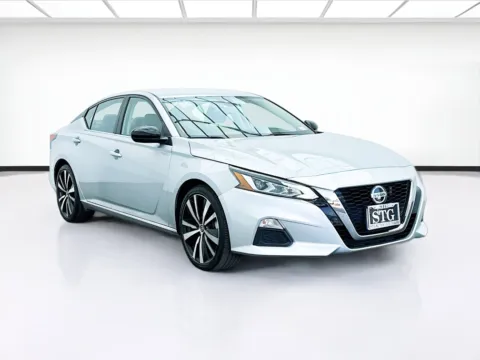 Another view of 2022 Nissan Altima 2.5 SR for sale in Bellflower, CA at STG Bellflower