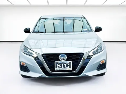 Photos of 2022 Nissan Altima 2.5 SR for sale in Bellflower, CA at STG Bellflower