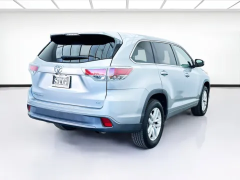 More photos of 2015 Toyota Highlander LE at STG Bellflower, CA