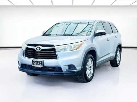 Black 2015 Toyota Highlander LE for sale in Bellflower, CA