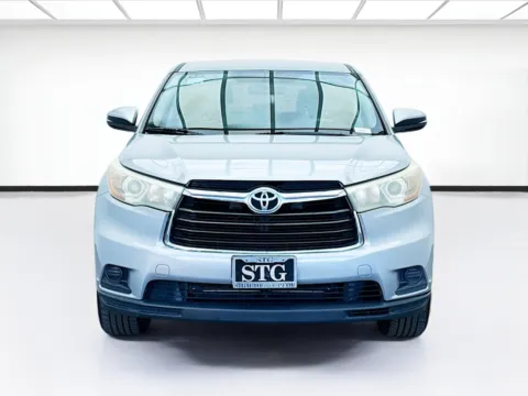 Photos of 2015 Toyota Highlander LE for sale in Bellflower, CA at STG Bellflower