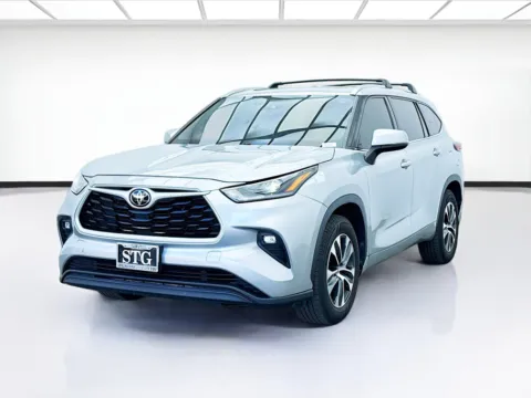 Green 2021 Toyota Highlander XLE for sale in Bellflower, CA