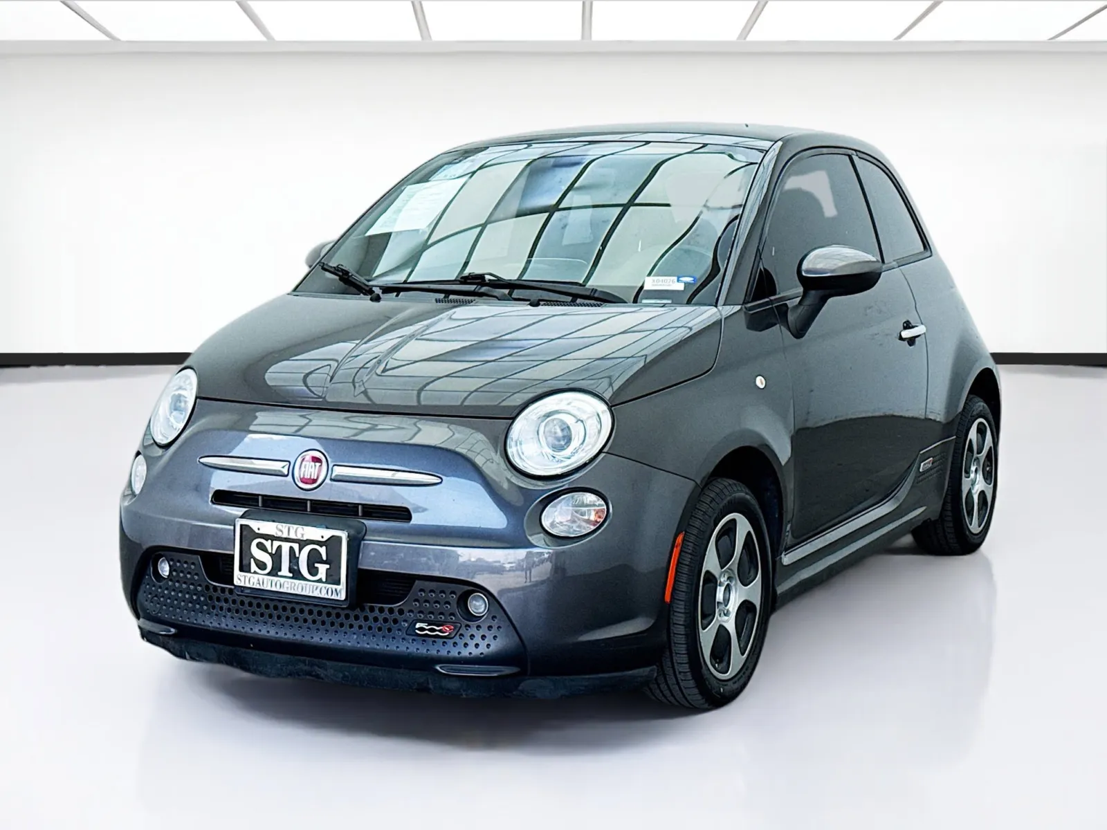 Gray 2016 FIAT 500e Battery Electric for sale in Bellflower, CA