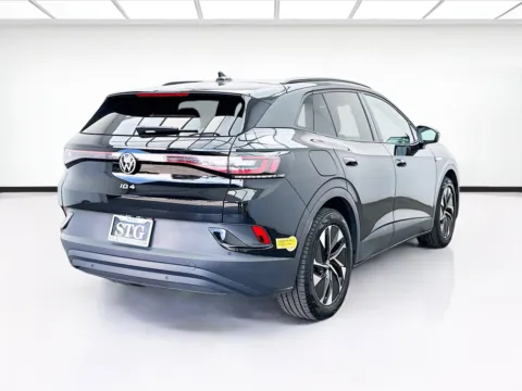 More photos of 2022 Volkswagen ID.4 Pro at STG Bellflower, CA
