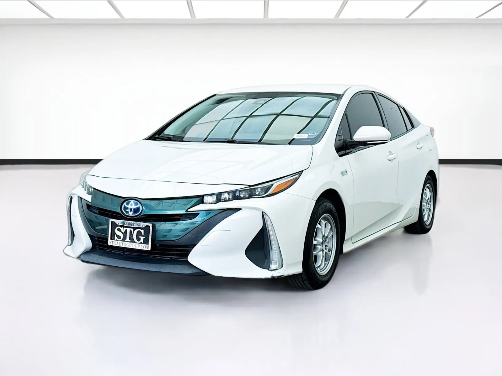 Red 2019 Toyota Prius Prime for sale in Bellflower, CA