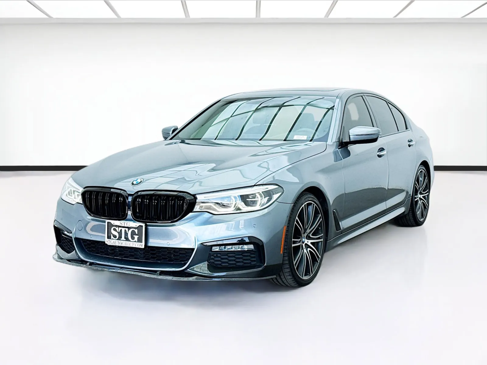 Gray 2017 BMW 5 Series 540i for sale in Bellflower, CA