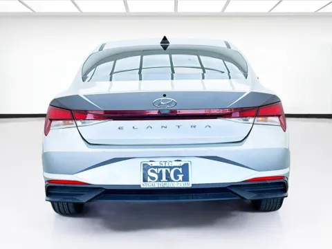 More photos of 2022 Hyundai Elantra SE at STG Bellflower, CA