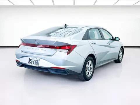 More photos of 2022 Hyundai Elantra SE at STG Bellflower, CA