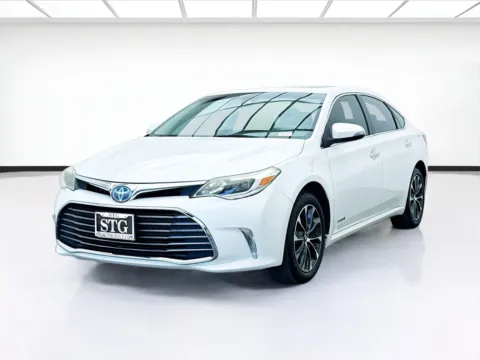 White 2018 Toyota Avalon for sale in Bellflower, CA