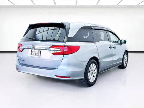 More photos of 2018 Honda Odyssey LX at STG Bellflower, CA
