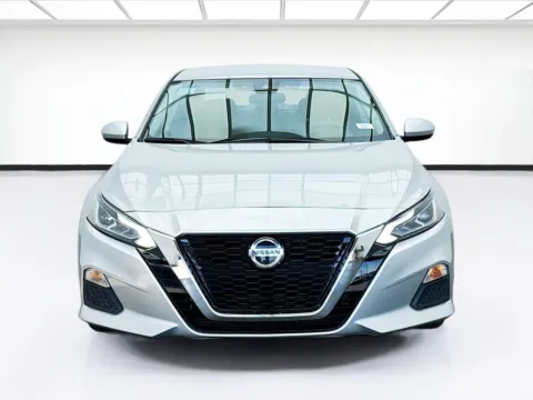 Photos of 2022 Nissan Altima 2.5 SV for sale in Bellflower, CA at STG Bellflower