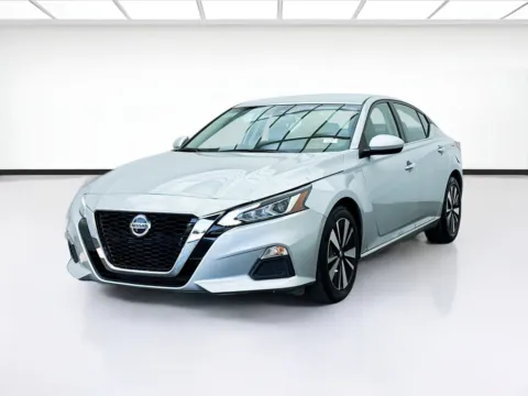 Silver 2022 Nissan Altima 2.5 SV for sale in Bellflower, CA