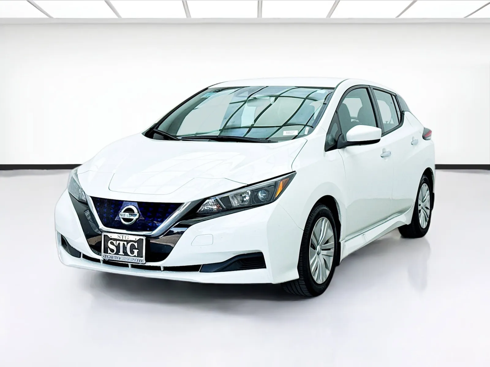 White 2020 Nissan LEAF S for sale in Bellflower, CA