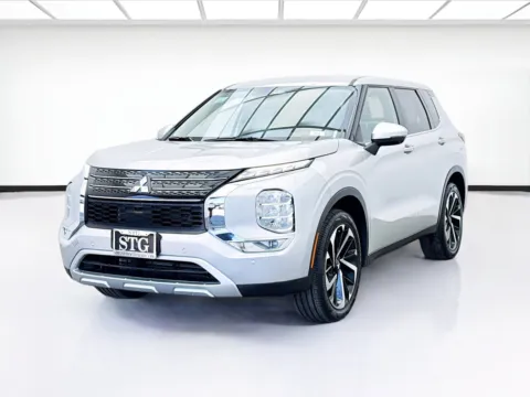 Silver 2024 Mitsubishi Outlander SE for sale in Bellflower, CA