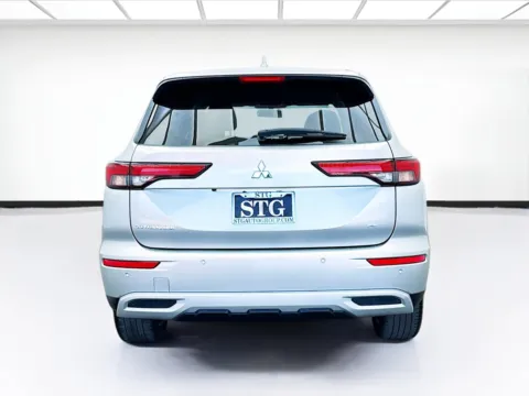 More photos of 2024 Mitsubishi Outlander SE at STG Bellflower, CA