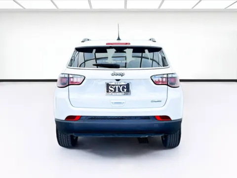 More photos of 2022 Jeep Compass Latitude at STG Bellflower, CA