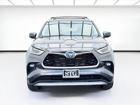 Photos of 2023 Toyota Highlander Platinum for sale in Bellflower, CA at STG Bellflower