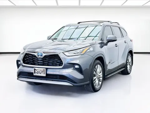 Gray 2023 Toyota Highlander Platinum for sale in Bellflower, CA