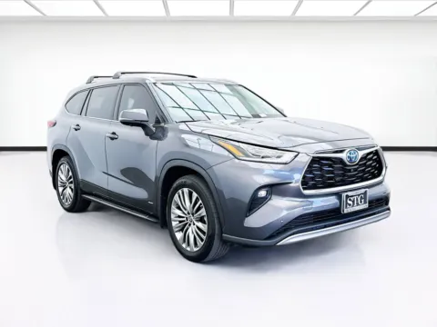 Another view of 2023 Toyota Highlander Platinum for sale in Bellflower, CA at STG Bellflower