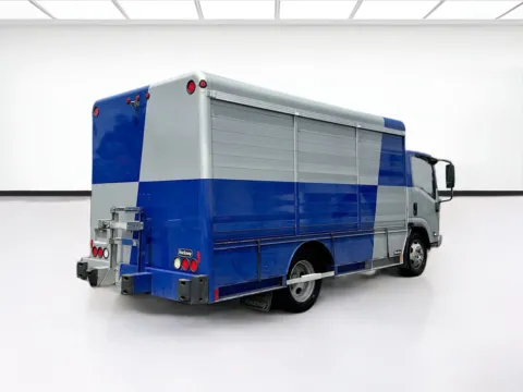More photos of 2017 Isuzu NRR DSL REG AT at STG Bellflower, CA