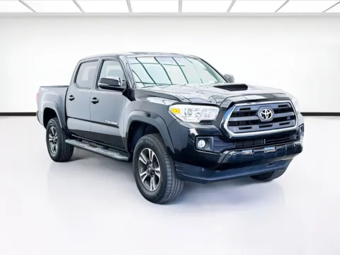 Another view of 2017 Toyota Tacoma for sale in Bellflower, CA at STG Bellflower