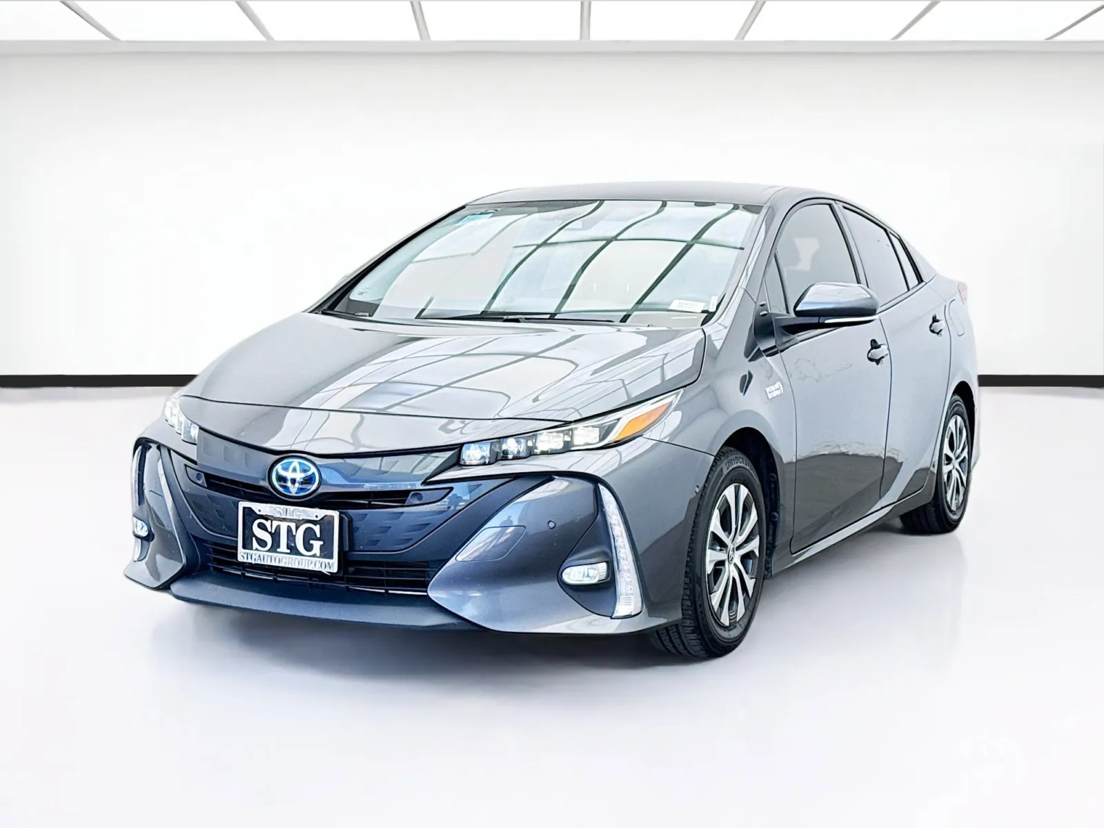 Gray 2022 Toyota Prius Prime Limited for sale in Bellflower, CA