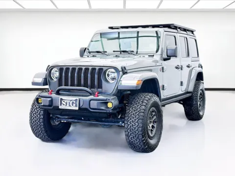 Gray 2019 Jeep Wrangler Unlimited Unlimited Sahara for sale in Bellflower, CA
