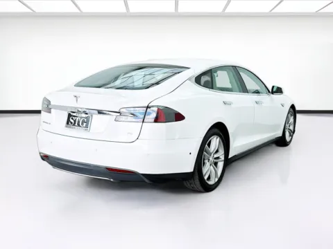 More photos of 2015 Tesla Model S 85D at STG Bellflower, CA