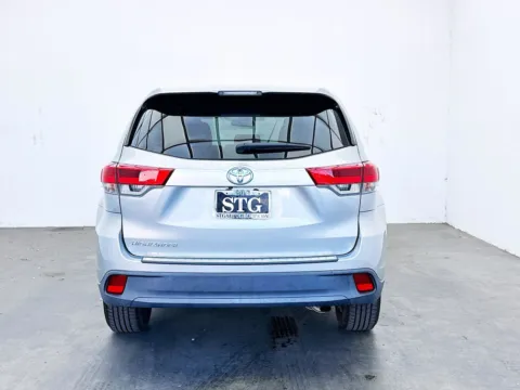 More photos of 2017 Toyota Highlander LE at STG Bellflower, CA