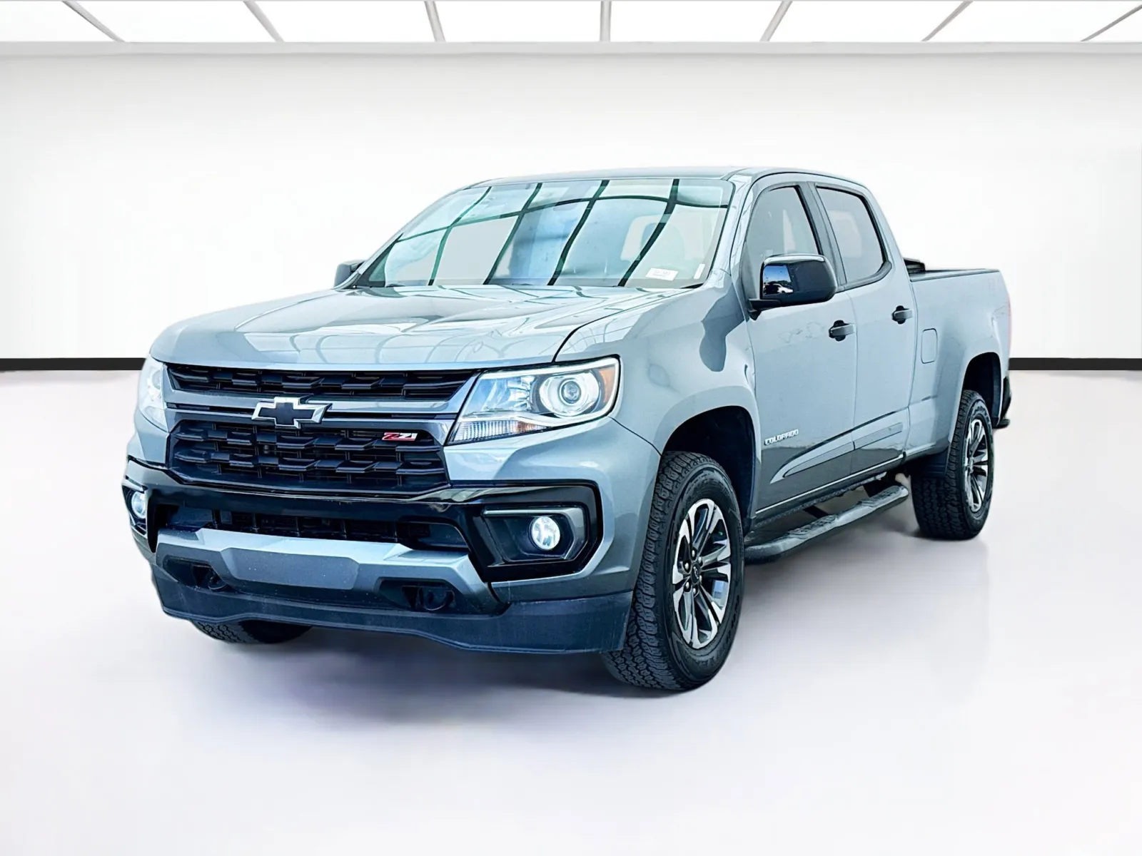 Gray 2022 Chevrolet Colorado Z71 for sale in Bellflower, CA