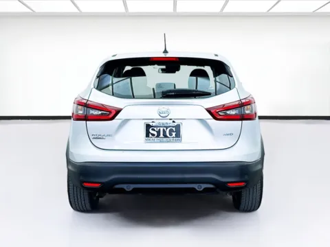More photos of 2021 Nissan Rogue Sport S at STG Bellflower, CA