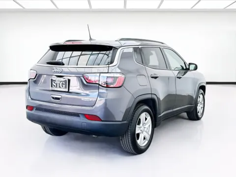 More photos of 2022 Jeep Compass Latitude at STG Bellflower, CA