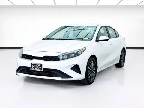 White 2024 Kia Forte LXS for sale in Bellflower, CA