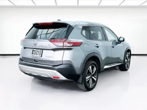 More photos of 2022 Nissan Rogue Platinum at STG Bellflower, CA