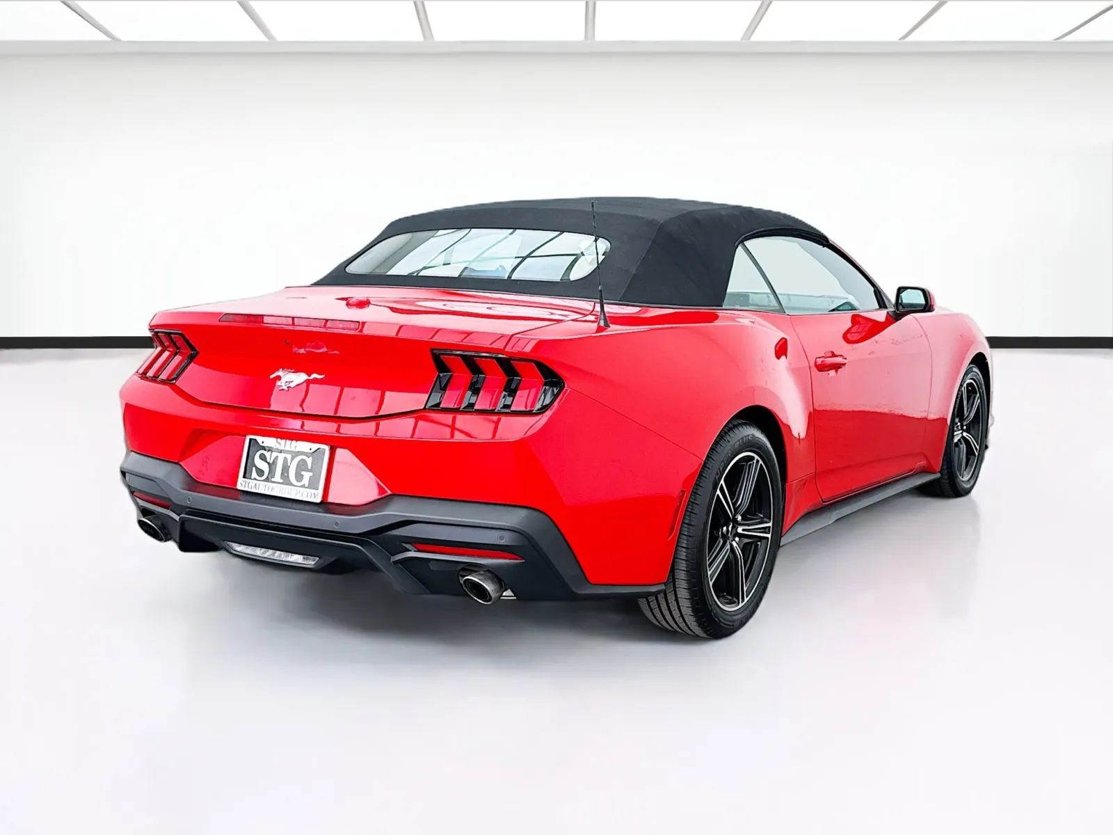 2024 Ford Mustang EcoBoost photo 2
