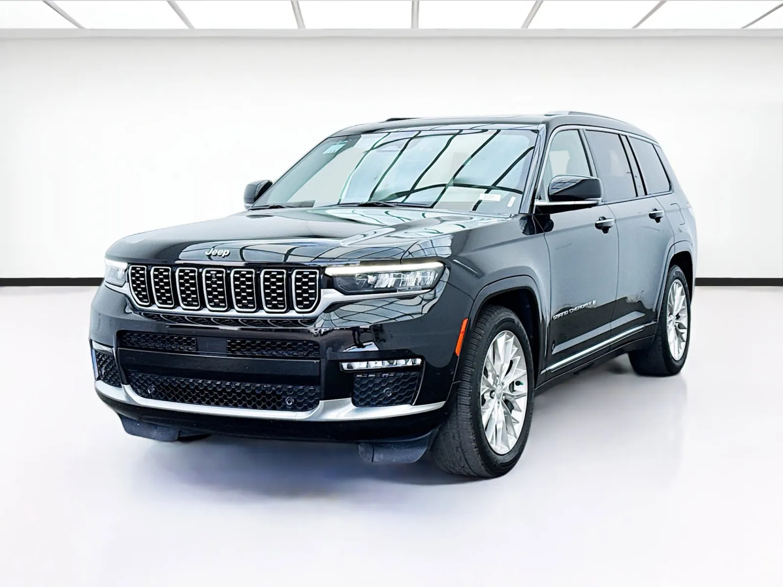 2021 Jeep Grand Cherokee L Summit's photo